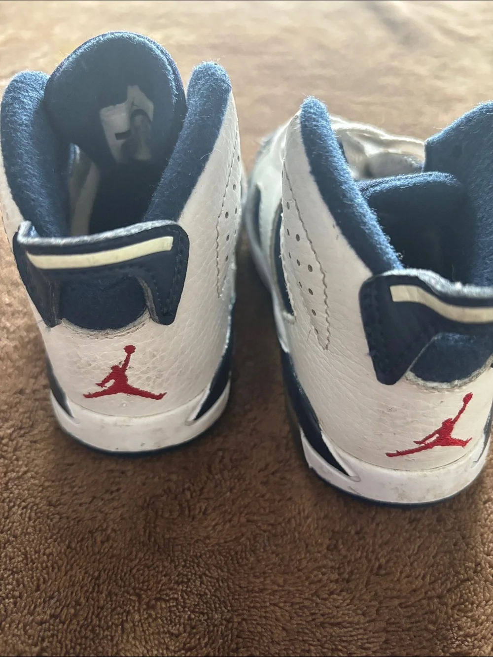 Jordan Toddler High-Top Sneakers in Navy, White & Red